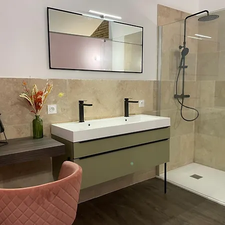 Intimiste Avec Privatif Et Vue Pyrenees Bed & Breakfast Cintegabelle