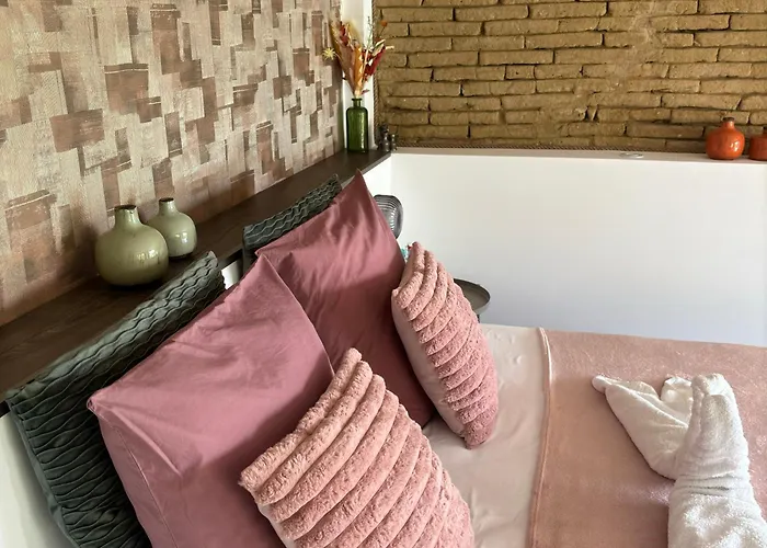 Domaine De Quintalone D Exception Avec Privatif Et Vue Panoramique Pyrenees Cintegabelle